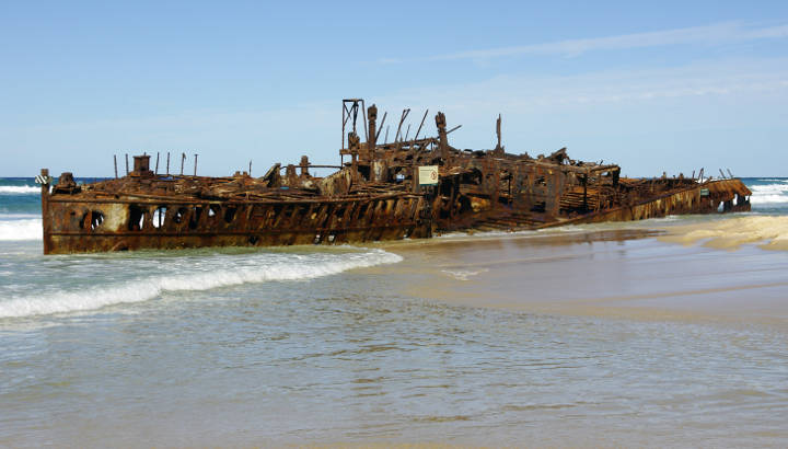 Sehenswürdigkeiten in Australien -  Das Schiffswrack S.S. Maheno auf Fraser Island, Queensland, Australien.