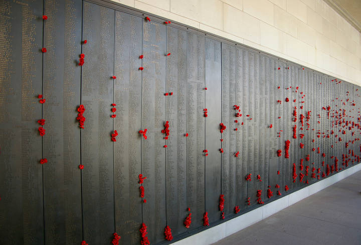 Sehenswürdigkeiten in Australien - Australian War Memorial World War Two Roll of Honor in Canberra, Australian Capital Territory.