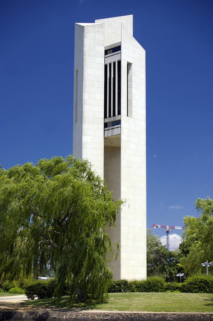Sehenswürdigkeiten Australien - National Carillon located on Aspen Island on Lake Burley Griffin in Canberra, Australian Capital Territory.