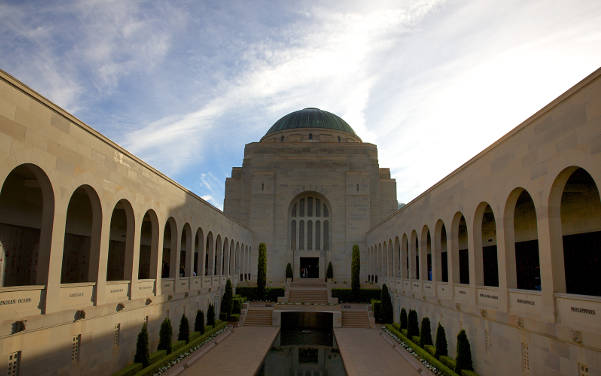 Australian War Memorial in Canberra mit Hall of Memory & ANZAC Parade - Sehenswürdigkeiten Australien - Australia